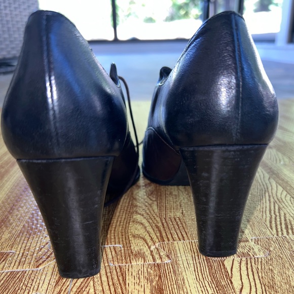 Stuart Weitzman size 8 brown point toe heels - Picture 9 of 14